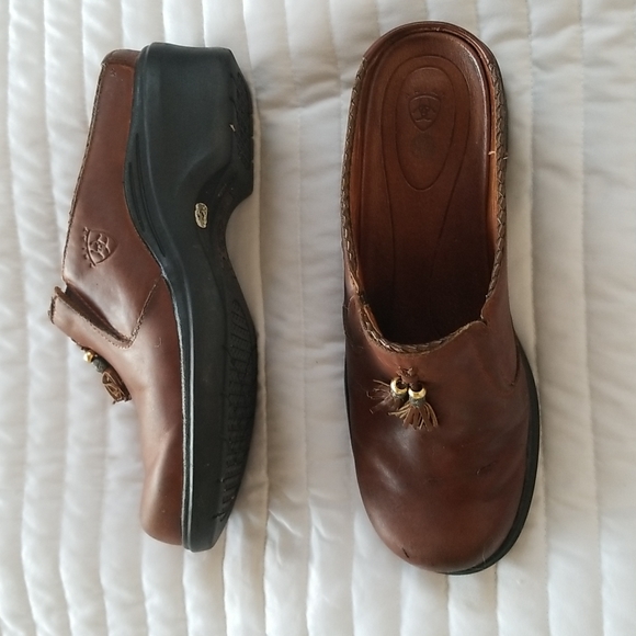 Shoes - Picture 3 of 8